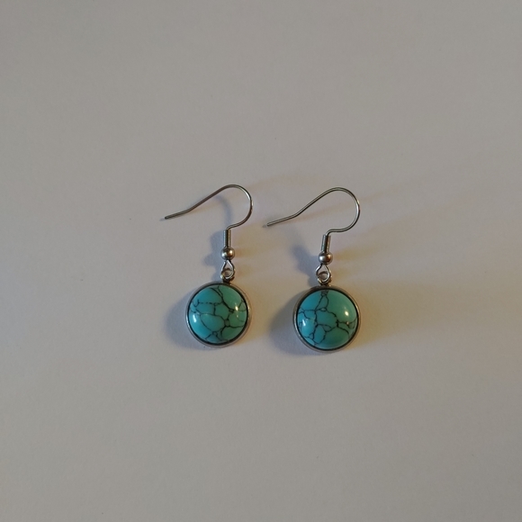Earrings - Picture 3 of 4